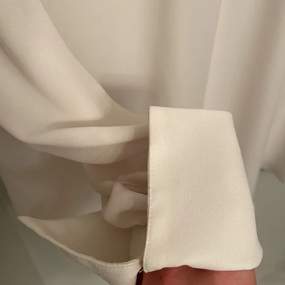 Loft EUC cream sheer long sleeve - Picture 5 of 7